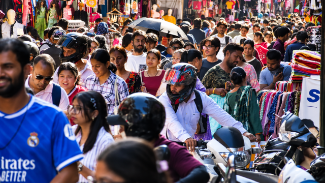 देहरादून में त्योहारों और शादियों के सीजन ने बढ़ाई जाम की परेशानी, ट्रैफिक प्लान बेअसर